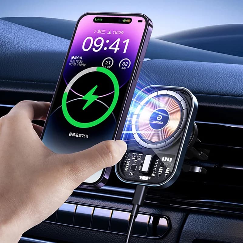 PulsrMount Crystal phone attached